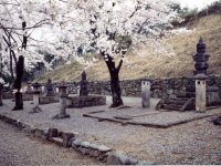 織田宗家七代の墓
